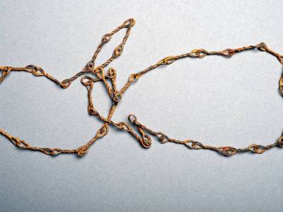 autorenschmuck-kette-gewickelt-eisen-anna-eichlinger-800w