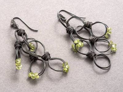 ohrschmuck-eisen-gewickelt-silber-peridot-anna-eichlinger-800w