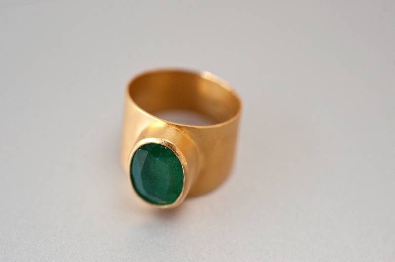 ring-gold-montiert-smaragd-anna-eichlinger-800w