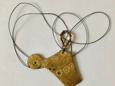 archaeoptermix-schmuckausstellung-2023-anna-eichlinger-kruzifix-byzantinisch